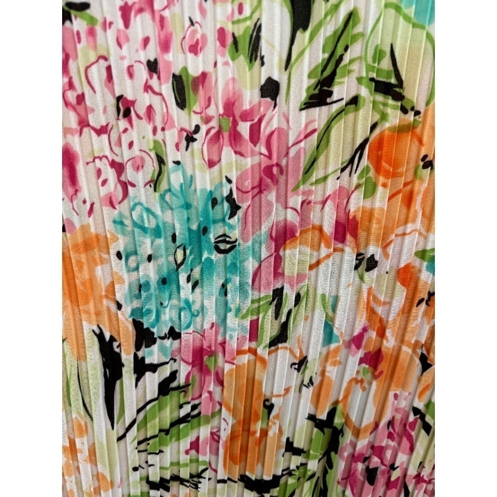 Sunny Taylor Plus Size Floral Pleated Short Sleeve Ruffle V-Neck Top Size 2X - Picture 3 of 5